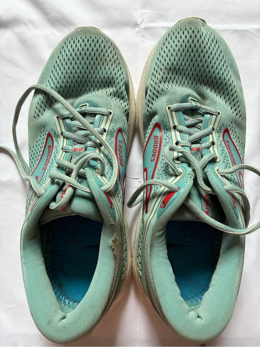 Brooks Ariel GTS 23 Women's running Shoes Teal - Sz 11
